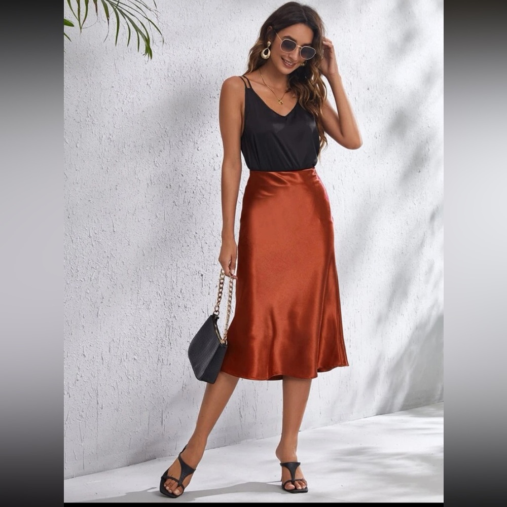 Satin side zipper skirt